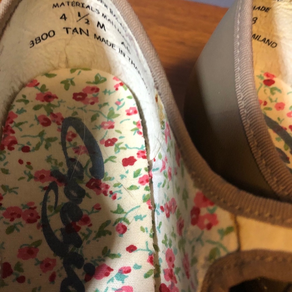 Dance shoes - Picture 2 of 3
